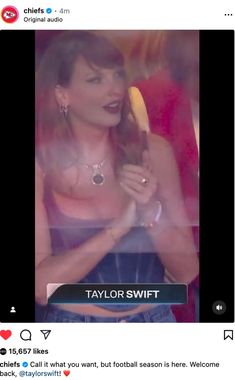 taylor swift on twitter holding a banana in her hand