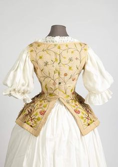 1740s Fashion, Historical Embroidery, Georgian Dress, Princess Academy, 1700 Fashion, Historical Gowns, Fashion Museum, Historical Clothes, 18th Century Dress