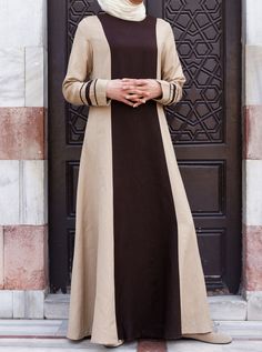 Full length Rounded neckline Front contrast panel and contrast line sleeves Key hole rear neck opening and button Item Code: wD2411 Model is 168cm (5 feet 6 inches) and wearing size M. Moslem Fashion, Muslim Dresses, Model Gamis, Mode Abaya, Muslim Dress, Abaya Designs, Islamic Clothing, Hijabi Fashion, Islamic Fashion