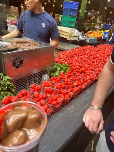 strawberries covered in chocolate, bought at Borough Market, London Choc Covered Strawberries, London Chocolate, Fruit Paradise, Tea Business, London Trip, Market Stall, Chocolate Strawberry