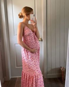 Cold Sunny Day Outfit, Pregnancy Outfits For Summer, Summer Pregnancy Outfits Dresses, Trendy Pregnancy Outfits, Comfortable Pregnancy Outfits, Casual Maternity Outfits