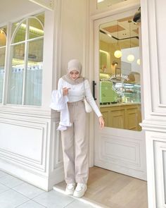 Classic Outfits For Women, Outfit Hijab Casual, Casual Hijab, Casual Hijab Outfit, Best Style