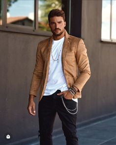 Blazer Sporty Outfit, Ceo Fashion, Outfit Ripped Jeans, Jeans Blazer Outfit, Steampunk Men Clothing, Mens Ripped Jeans, Mdv Style, Italian Shop, Teaching Mens Fashion