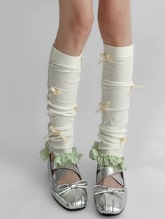 Elevate your style with our milk-white/gray/black ruffled cuff sweet bowknots leg warmers. These charming leg warmers feature delicate ruffled cuffs and adorable bowknots, adding a touch of sweetness to any outfit. Available in three versatile colors, they are perfect for staying cozy while looking cute. Ideal for pairing with skirts, dresses, or shorts, these leg warmers are a must-have accessory for any Kawaii or Lolita fashion enthusiast. Crafted from high-quality materials, they offer both c Cute Knee-high Socks For Spring, Spring Cream Stretch Knee-high Socks, Cute Fitted Leg Warmers For Spring, Cream Stretch Knee-high Socks For Spring, White Footless Leg Warmers For Spring, Spring Stretch Cream Knee-high Socks, Spring Party Knee-high Leg Warmers, Casual Leg Warmers For Spring Parties, Steampunk Fashion Male