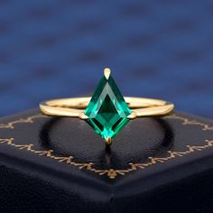 Solitaire Ring Kite Shape Lab Created Emerald Ring 18K Solid Yellow Gold Bridal Ring For Women Wedding Engagement Band Gemstone Handmade ----The Ring Details---- * Gem Stone: Lab Created Emerald * Gem Stone Size: Kite Shape 8*11mm * Gemstone Total Weight:  Approx 2.5ct * Material: 925 Sterling Silver,  10K/14K/18K Soild Gold * Band Width: 1.6mm * Want to know more details? Please contact me. ----Others Information---- ✦ Guaranteed Purchase: - 14 Day Refund Guarantee; - Excellent Customer Service; - Free Transportation and insurance to All Parts Of The World; - Free Gift Box&Packing ✦It is my honor to design ring for you :) I accept custom making service.Please contact me if you need it.  ✦Please allow 2-3 weeks for manufacturing. Because our rings are all handmade! Need it sooner? Just ask Smaragd Ring, Emerald Gem, Lab Created Emerald, Gold Armband, Engagement Band, Engagement Bands, Pretty Rings, Bridal Ring, Gem Stone