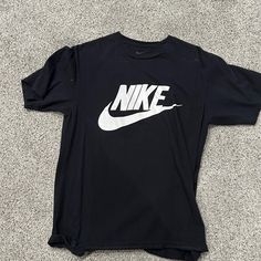 Worn A Couple Times Very Comfortable Looks Brand New Nike Black Shirt With Letter Print, Nike Black Shirt For Streetwear, Nike Black Casual Shirt, New York Yankees Shirt, Mens Athletic Wear, Dri Fit Shirt, Navy Blue Shorts, Nike Tshirt, Nike Tees