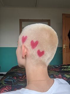 Buzzed Hair With Design, Pattern Dyed Shaved Hair, Buzz Cute Designs, Shaved Head Looks, Cool Shaved Hair Designs, Bleach Shaved Head, Buzzed Head Dye Designs, Dyed Buzzed Hair