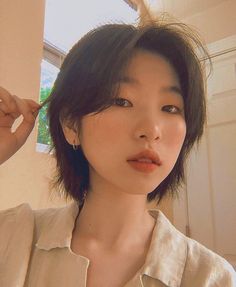 Short Hair With Soft Layers, Mullet Wolfcut Girl, Korean Mullet, Girl Mullet Straight Hair, Korean Mullet Hair Girl, Short Wolfcut Girl Hair, Wolf Cut Mullet Girl, Japanese Haircut