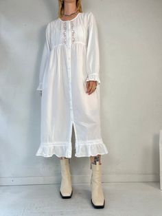 "- Vintage 90s Gilligan O Malley long sleeve maxi dress - 100% cotton - Made in India - Tagged M Chest: 20.5\" Length: 47\" Sleeve: 24.5\"" White Relaxed Fit Maxi Dress With Long Sleeves, Relaxed Fit Long Sleeve Maxi Dress For Daywear, Relaxed Fit Cotton Maxi Dress For Daywear, Vintage Long Sleeve Maxi Dress For Summer, Fall Daywear Long Maxi Dress, White Cotton Maxi Dress For Fall, Fall Cotton Fitted Maxi Dress, Relaxed Fit Cotton Maxi Dress For Fall, Winter Long Sleeve Cotton Maxi Dress