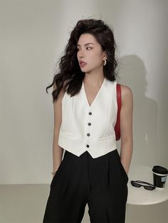 Recognition Outfit Ideas, White Waistcoat Outfit Women, Short Vest Outfits For Women, Vest Top Outfits For Women, Vest Aesthetic Outfit, Button Up Vest Outfit, White Waistcoat Outfit, Vest And Shorts Outfit, Vest Fashion Women