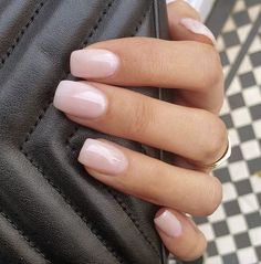 “https://t.co/hMZ06q2nZW” One Colour Nails Short, Squarvole Nails, Summer Neutral Nail Colors, Nail Trend 2024, Dip Nail Inspiration, Classy Summer Nails Simple, Summer Nails Neutral, Dip Powder Nails Colors Summer, Rosé Nails