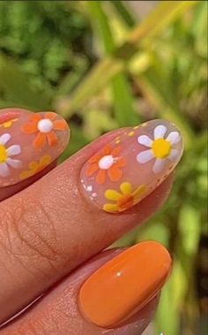 Nail Art Orange, Sprinkle Nails, Accent Nail Designs, Spring Break Nails, Orange Nail Designs, Nail Problems, Nagellack Trends, Spring Nail Trends