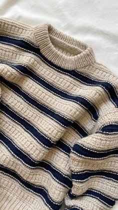 High Quality Sweaters, Vintage Sweater Aesthetic, Cool Sweater Outfits, Cotton Knit Sweater, Simple Knit Sweater Pattern, Vintage Wool Sweater, Crochet Winter Sweater, Granola Sweater, Striped Cardigan Outfit