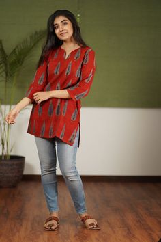 Daily Kurti Designs, Short Kurti Designs Latest For Jeans, Short Kurtis For Jeans, Jacket Kurti, Jeans Kurti, Short Kurtas, Short Kurti Designs, Cotton Short Tops, Kurti With Jeans