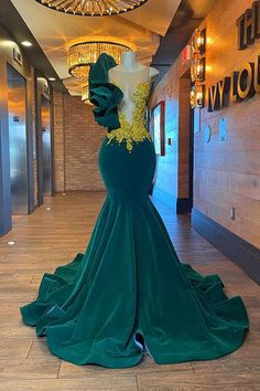 This Glamorous Long Sleeveless Mermaid Prom Dress stands out with its beading accents and adapted... Colour Names List, Prewedding Shoot, Stylish Gown, Green Evening Dress, Green Prom, Mermaid Prom Dress, Green Prom Dress, Mermaid Evening Dresses, Mermaid Gown