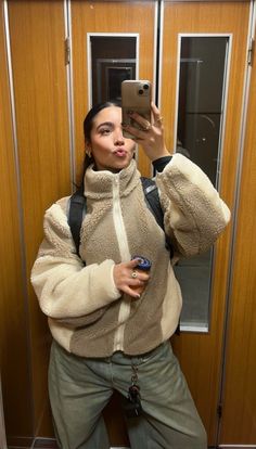 Yasmin Barbieri, Katie Sturino, Outfits Asian, Viral Aesthetic, Chanel Lipstick, Workout Inspo, Body Acceptance, Lifestyle Model, Best Winter Outfits