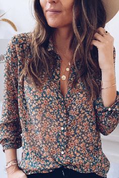 Floral Chiffon Blouse, Button Long Sleeve, Loose Outfit, Turndown Collar, Floral Chiffon, Chiffon Blouse, Mode Inspiration, Blouse Vintage, Plus Size Blouses