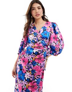 Vestidos de Vila Los eventos especiales nunca habían sido tan fáciles Estampado floral Cuello de pico Diseño cruzado en la parte delantera Lazada en la parte delantera Mangas abullonadas Corte estándar Save Outfits, Purple Floral Print, Wrap Maxi Dress, Prom Dress Shopping, Plus Size Designers, Maxi Wrap Dress, Evening Dresses Prom, Plus Size Pregnancy, Workwear Dress