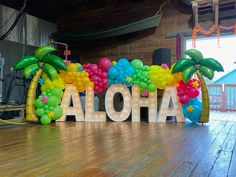 Classy Hawaiian Theme Party, Luau Graduation Party Ideas, Colourful Party, Tropical Glam, Hawaii Theme, Glow Birthday Party, Summer Party Themes, Glow Birthday