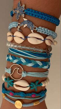 Beachy Stuff, Surf Jewelry, Preppy Jewelry, Diy Bracelet Designs, Jewelry Accessories Ideas, Summer Bracelets, Bracelet Ideas, Cute Bracelets, Summer Pictures