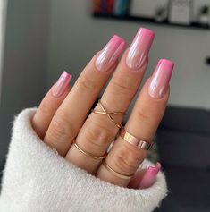 Square pearly white and pink ombre nails Summer Nails Ideas Square, Pink Silver Ombre Nails, Fun Spring Nails Square, Summer Simple Nails, Ombre Nails With Design, Spring Nails Square, Square Nails Spring, Square Nails Summer, Square Summer Nails