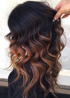 Discover 17 Stunning Ombre Hair Color 2024 Ideas: Trends for Brunettes, Blondes, and Black Hair Caramel Hair Color Ideas, Dark Caramel Hair, Caramel Ombre Hair, Caramel Hair Color, Brown Ombre Hair Color, Balayage Hair Caramel, Caramel Ombre, The Right Hairstyles, Rambut Brunette