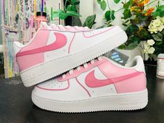 Airforce one Rose custom sneaker, ideal gift, for her, birthday, Christmas, new year [A new model to discover] https://www.etsy.com/fr/listing/1205442826/beige-x-marron-air-force-1?click_key=6cee3b023a969dfe8592fc4ac3bbefc29e099de7%3A1205442826&click_sum=b2ca1955&ref=shop_home_active_12&frs=1&crt=1 - Shoes are included in the displayed price - New, authentic Nike Airforce 1 sneakers sent in their original box - 100% handmade work - Quality and permanent paint - Shipments as soon as possible - A Rave Shoes, Pretty Sneakers, Air Force Shoes, Preppy Shoes, Nike Airforce 1, Pretty Shoes Sneakers, All Nike Shoes, Baskets Nike, Air Force One