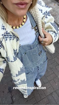 Copenhagen Street Style Summer, Overalls Outfit Fall, Overalls Outfit Aesthetic, Denim Overalls Outfit, Dungarees Outfits, Dungaree Outfit, Spring Denim