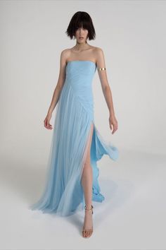 Soft and chic tulle column dress with a flattering asymmetrical bodice that elongates the body. Strapless bodice and skirt split. Ice Blue Bridesmaid Dress, Vera Wang Bridesmaid, Bridal Party Outfit, Blue Bridesmaid Dress, Cheap Bridesmaid Dresses, Event Outfit, Column Dress, Blue Bridesmaid Dresses, Blue Bridesmaids