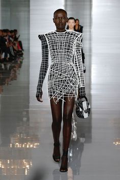 High Fashion Couture, Kim K Style, Geometric Fashion, Kardashian Kollection, Women Fashion Edgy, Couture Mode, Womenswear Fashion