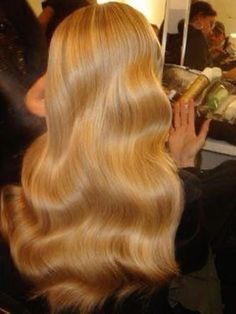 Princess Haircut, Waves Blowout, Layered Hair Blonde, Blonde Hair Beach Waves, Red Hair Black Hair, Princess Curls, Look And Find, Effortless Waves, Hair Inspiration Long