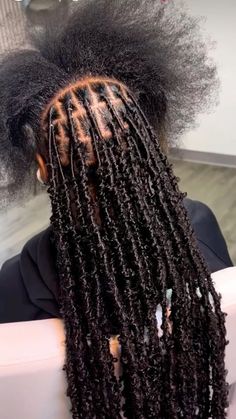 Locs Hairstyles Butterfly, Long Butterfly Locs Styles, Butterfly Locs Boho, Butterfly Locs On Light Skin, Midback Butterfly Locs, Skunk Stripe Butterfly Locs, Hair Styles Locks, Butterfly Locks Hairstyle, Butterflies Locs