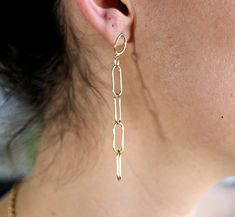 Gold Chain Minimal Earrings – Melt'm Jewelry Design Simple Gold Chain, Gold Chain Earrings, Earrings Minimal, Earrings Dangling, Minimal Earrings, Earring Tutorial, Gold Filled Earrings, Earrings Minimalist, Modern Earrings