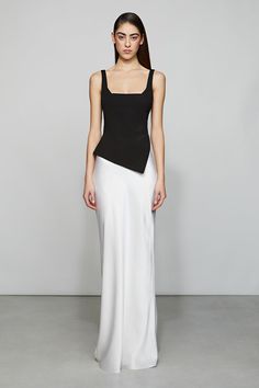 Perfect for when you want classic with a twist, the black and white color-block Kamila gown—a square neck column silhouette with an asymmetrical bodice. Black White Formal Outfit, Minimal Chic Outfit, Black And White Saree, Edgy Dress, Dress Minimal, Fashion Illustrations Techniques, Christian Fashion, Et Ochs, Dinner Dress