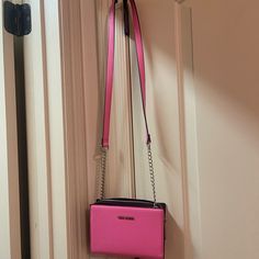 Brand New, No Flaws, Perfect Condition! Pink Shoulder Bag With Zipper Closure For Evening, Trendy Pink Shoulder Bag For Day Out, Pink Shoulder Bag With Adjustable Strap For Day Out, Pink Shoulder Bag For Day Out, Pink Crossbody Shoulder Bag For Day Out, Steve Madden Purse, Cell Phone Holster, Phone Holster, Steve Madden Bags