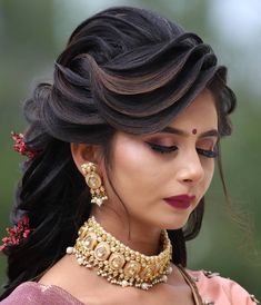 Front Variation Hairstyle Indian, Front Variation Hairstyle, Bridal Hair Brooch, Juda Hairstyle, Hairstyles Juda, Sleek Hairstyle, Competition Hair, Hairstyles Design, Hair Style Vedio