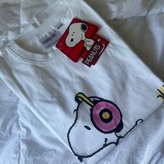 134-140cm Uk , 10/11y New With Tags Sadies Ideas, Peanuts Shirts, Snoopy Stuff, Snoopy Shirt, Snoopy T Shirt, Blue Crewneck, Retro Cartoons, Yellow Shirts, Crew Shirt