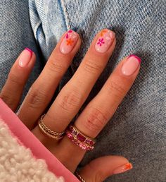 Summery Nails, Short Nail Designs, Floral Nails, Short Acrylic Nails, Nail Arts, Flower Nails