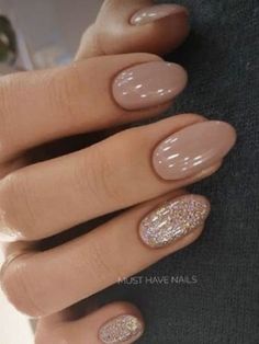 Bridesmaids Nails, Kutek Disney, Matte Nail, Oval Nails, Neutral Nails, Nail Art Ideas, Glitter Nail Art, Chic Nails, Short Acrylic Nails