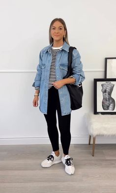 Oversized Denim Shirt Outfit, Denim Shirt Outfit Women, Shacket Outfit Women, Oversized Denim Jacket Outfit, Striped Shirt Outfit, Outfits With Striped Shirts, Denim Shirt Outfit, Shacket Outfit, Oversized Denim Shirt