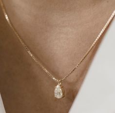 Dainty Feminine Jewelry, Women’s Jewelry, Timeless Jewelry Pieces, Classy Jewelry Gold, Simple Elegant Necklace, Timeless Jewellery, خواتم خطوبة, Feminine Jewelry, Fancy Jewelry Necklace