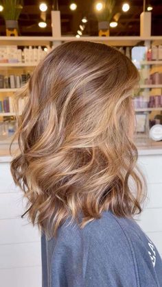 Brown Hair Inspo, Brown Hair Balayage, Hair Color And Cut, Hair Inspiration Color, Hair Inspo Color, Light Brown Hair, Brunette Hair Color, Balayage Hair, Makeup Inspo