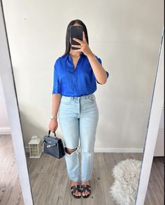 Blue Pants Casual Outfit, Pants Casual Outfit, Royal Blue Outfits, Royal Blue Pants, Blogger Girl, Pants Casual, Blue Outfit, Woman Fashion, Blue Pants