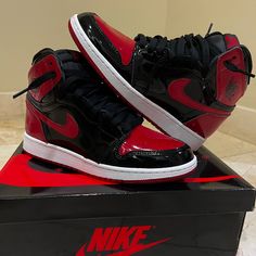 Brand New Jordan 1 Patent, Nike Jordans, Cheap Jordan Shoes, Nike Shoes Girls, Preppy Shoes, Pretty Shoes Sneakers, Cute Nike Shoes, Nike Tech Fleece, Cool Outfits For Men