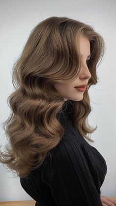 Hollywood Inspired Hairstyles, Prom Hair Round Face, Hollywood Waves Pinned Back, Old Hollywood Bride Hair, Classy Waves Hair, Big Curls Middle Part, Old Hollywood Hair Styles, Prom Hairstyles For Round Faces, Hollywood Waves With Curtain Bangs