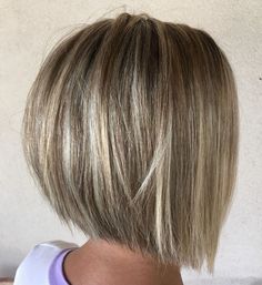 Layered Inverted Bob for Straight Hair 2023 Bobs For Fine Hair, Subtle Inverted Bob, Short Angled Bob Haircut, Layered Inverted Bob, Inverted Bob With Layers, Straight Bob Haircut, Kort Bob, Short Bobs, Inverted Bob