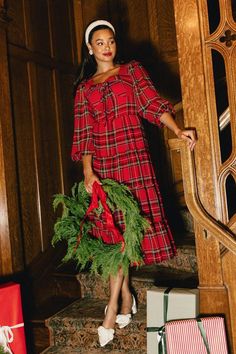 80s Christmas Fashion, Long Sleeve Christmas Dress, Modest Winter Dresses, Christmas Casual Outfits, Cute Christmas Dresses, Nyc 80s, Christmas Red Dress, Xmas Pics, Plaid Christmas Dress