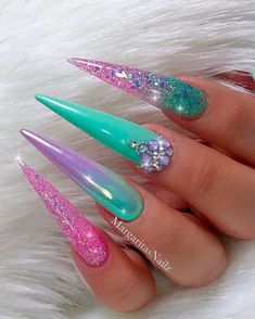 Ombre Chrome Nails, Unicorn Nails Designs, Unicorn Nail Art, Shiny Nails Designs, Pastel Nail Art, Green And Lavender, Nails Yellow, Chrome Nails Designs, Stiletto Nail Art