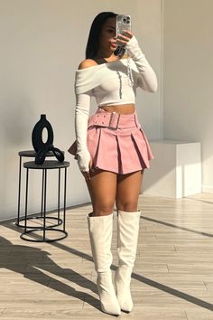 Mean Girls Belted Denim Mini Skirt Off White Shirt Women Outfit, Dark Coquette Fashion, Skirt And Bodysuit Outfits, Rok Mini, Club Fashion, Shein Outfits, Preppy Girl, Dope Hairstyles, Birthday Outfits