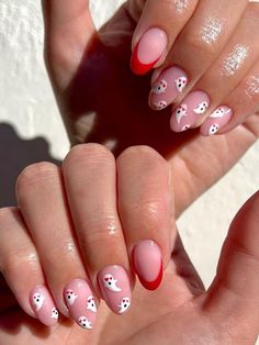 The best ghost nails ever! Sharing the most spooky-cute ghost nail designs and ideas to get you into the Halloween spirit! Ghost Nails, Cartoon Nails, Halloween Acrylic Nails, Cute Halloween Nails, Nagel Tips, Kawaii Nails, Halloween Nail Designs, Festival Nails, Cute Nail Art